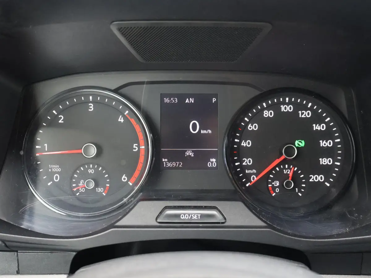 35 3.140 AUT. L4H3 ZILVERGRIJS + CAMERA | APPLE CARPLAY | ANDROID AUTO | DAB | NAVIGATIE