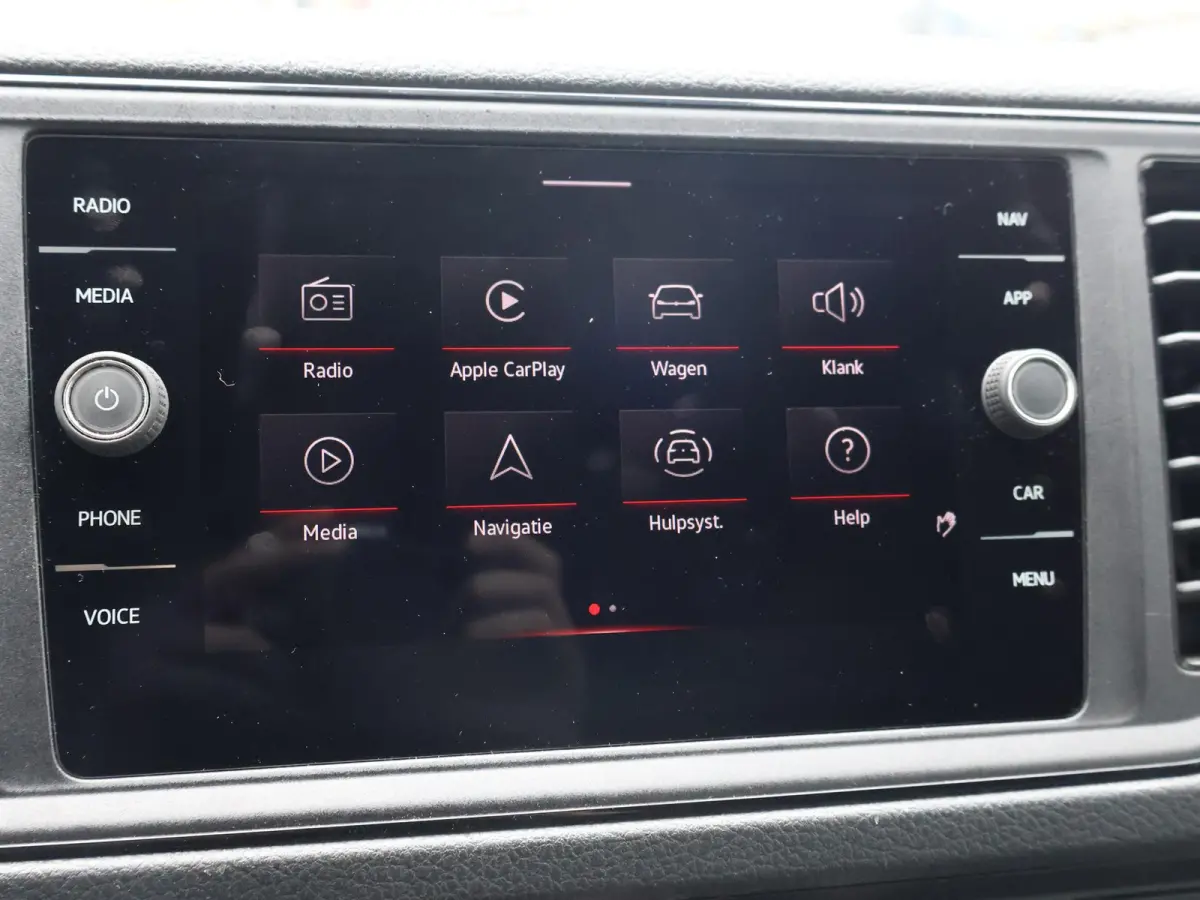 35 3.140 AUT. L4H3 ZILVERGRIJS + CAMERA | APPLE CARPLAY | ANDROID AUTO | DAB | NAVIGATIE