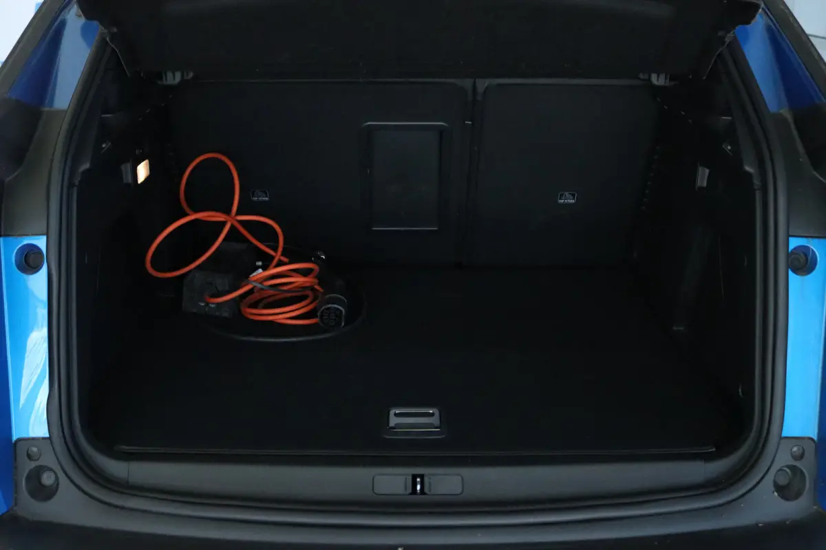 1.6 HYbrid 225 Blue Lease Allure | Adapt. Cruise | Trekhaak | Camera | Navi | Keyless | Dodehoekbewaking | Carplay | Navi |