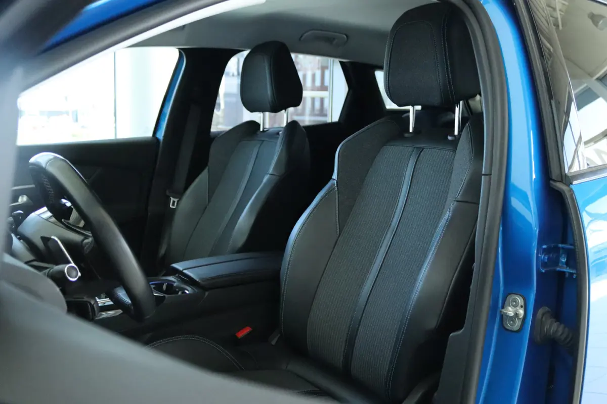 1.6 HYbrid 225 Blue Lease Allure | Adapt. Cruise | Trekhaak | Camera | Navi | Keyless | Dodehoekbewaking | Carplay | Navi |