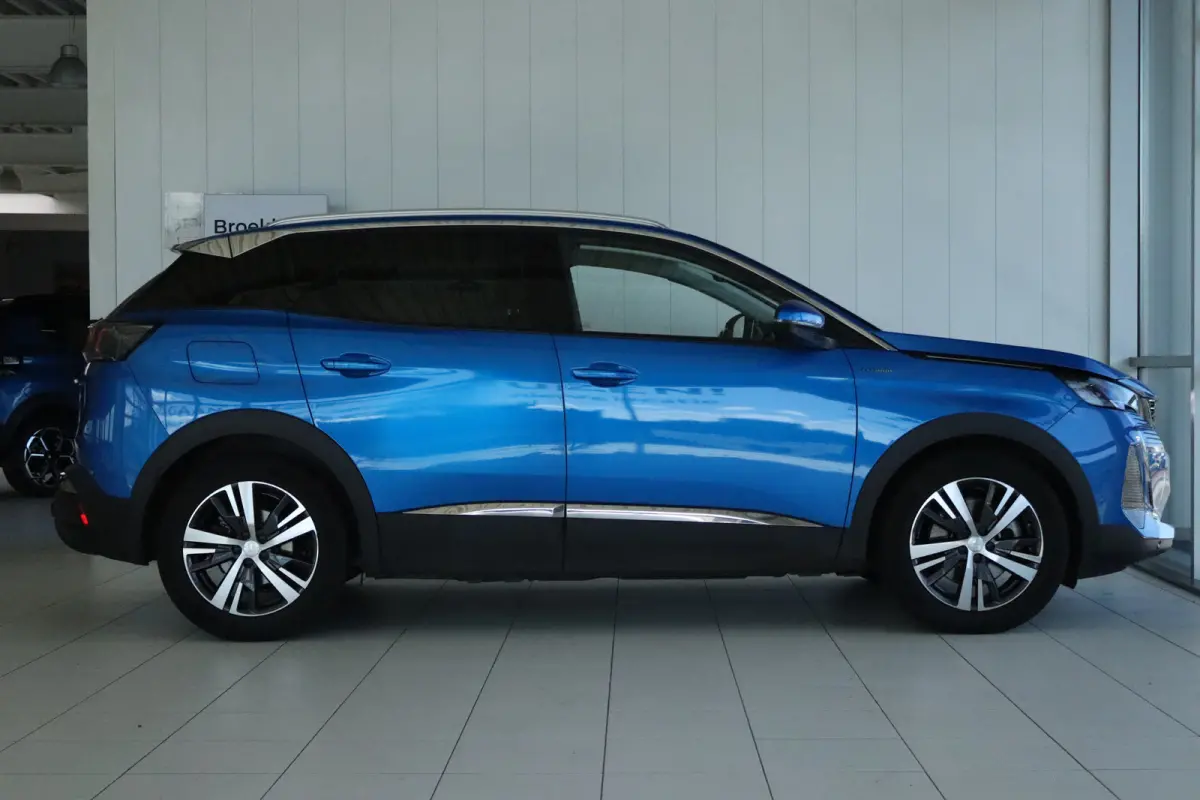 1.6 HYbrid 225 Blue Lease Allure | Adapt. Cruise | Trekhaak | Camera | Navi | Keyless | Dodehoekbewaking | Carplay | Navi |