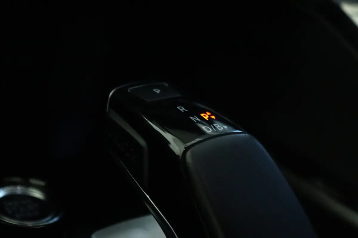 1.6 HYbrid 225 Blue Lease Allure | Adapt. Cruise | Trekhaak | Camera | Navi | Keyless | Dodehoekbewaking | Carplay | Navi |