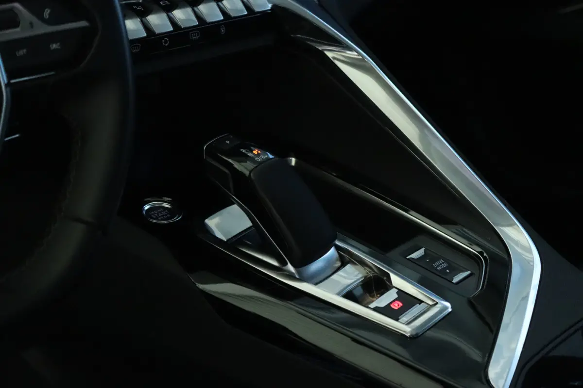 1.6 HYbrid 225 Blue Lease Allure | Adapt. Cruise | Trekhaak | Camera | Navi | Keyless | Dodehoekbewaking | Carplay | Navi |