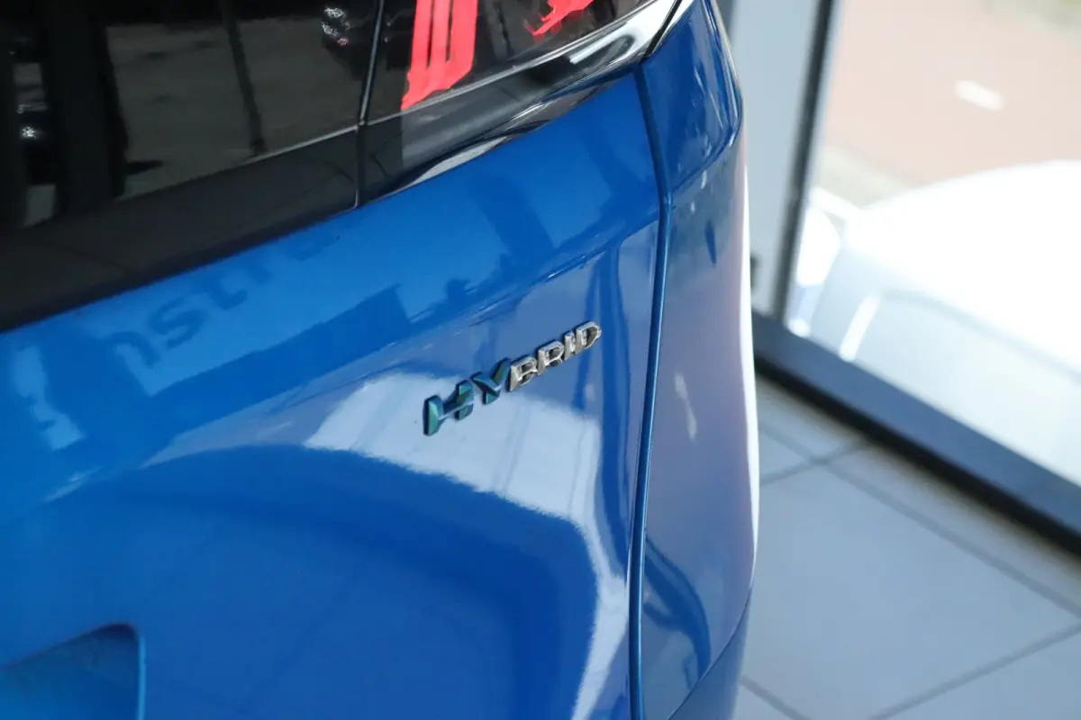1.6 HYbrid 225 Blue Lease Allure | Adapt. Cruise | Trekhaak | Camera | Navi | Keyless | Dodehoekbewaking | Carplay | Navi |