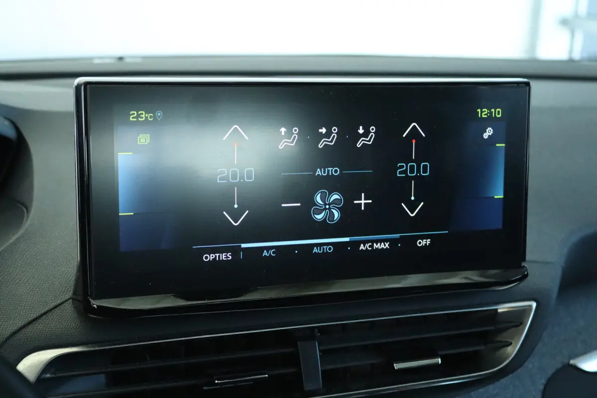 1.6 HYbrid 225 Blue Lease Allure | Adapt. Cruise | Trekhaak | Camera | Navi | Keyless | Dodehoekbewaking | Carplay | Navi |