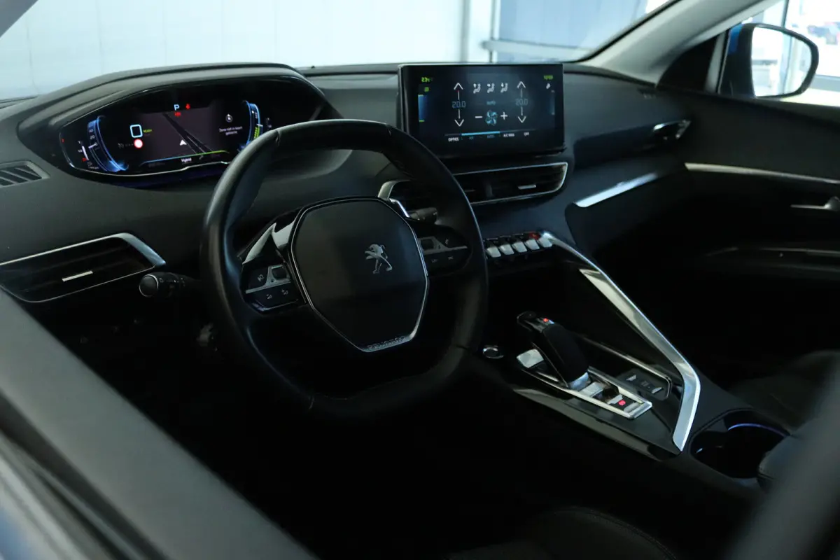 1.6 HYbrid 225 Blue Lease Allure | Adapt. Cruise | Trekhaak | Camera | Navi | Keyless | Dodehoekbewaking | Carplay | Navi |