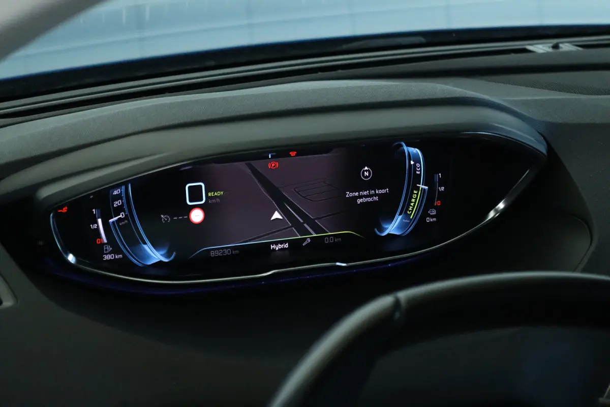 1.6 HYbrid 225 Blue Lease Allure | Adapt. Cruise | Trekhaak | Camera | Navi | Keyless | Dodehoekbewaking | Carplay | Navi |