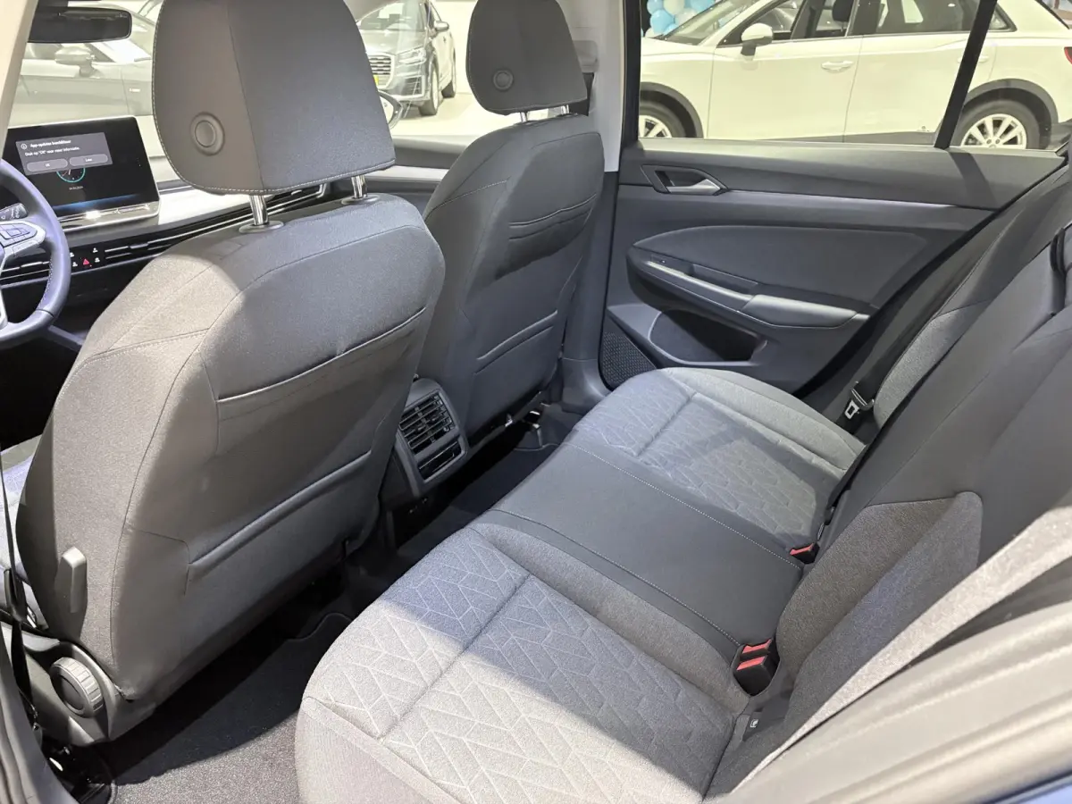 (8) GP Life Edition 1.5 eHybrid 150 kW / 204 PK Hatchback 6 versn. DSG 1.5 eHybrid Life Edition