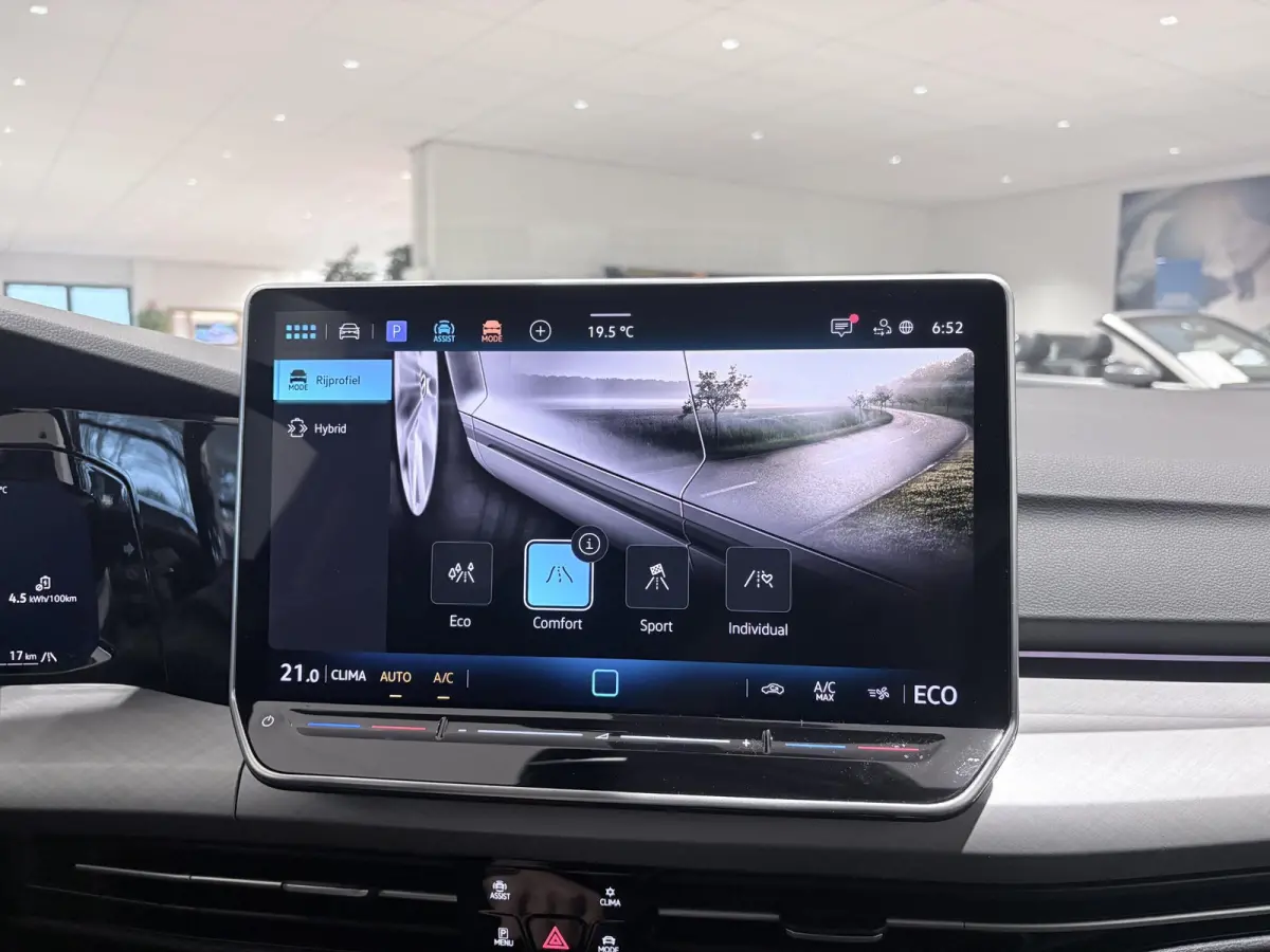 (8) GP Life Edition 1.5 eHybrid 150 kW / 204 PK Hatchback 6 versn. DSG 1.5 eHybrid Life Edition