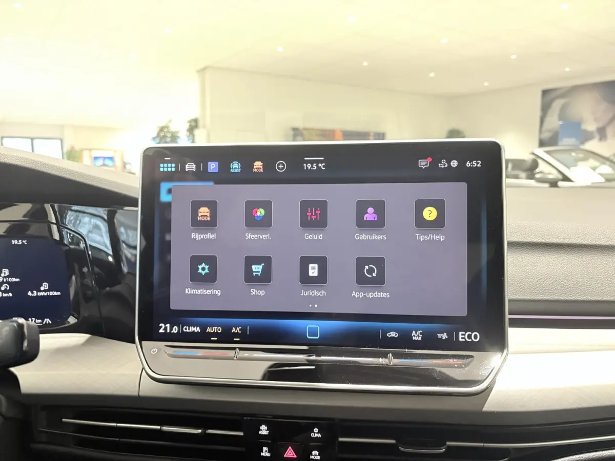 (8) GP Life Edition 1.5 eHybrid 150 kW / 204 PK Hatchback 6 versn. DSG 1.5 eHybrid Life Edition