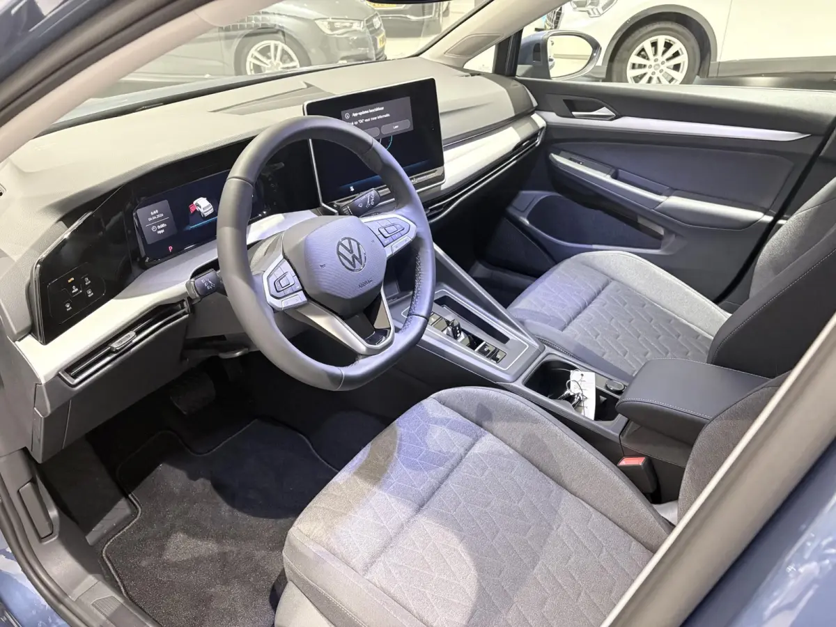 (8) GP Life Edition 1.5 eHybrid 150 kW / 204 PK Hatchback 6 versn. DSG 1.5 eHybrid Life Edition