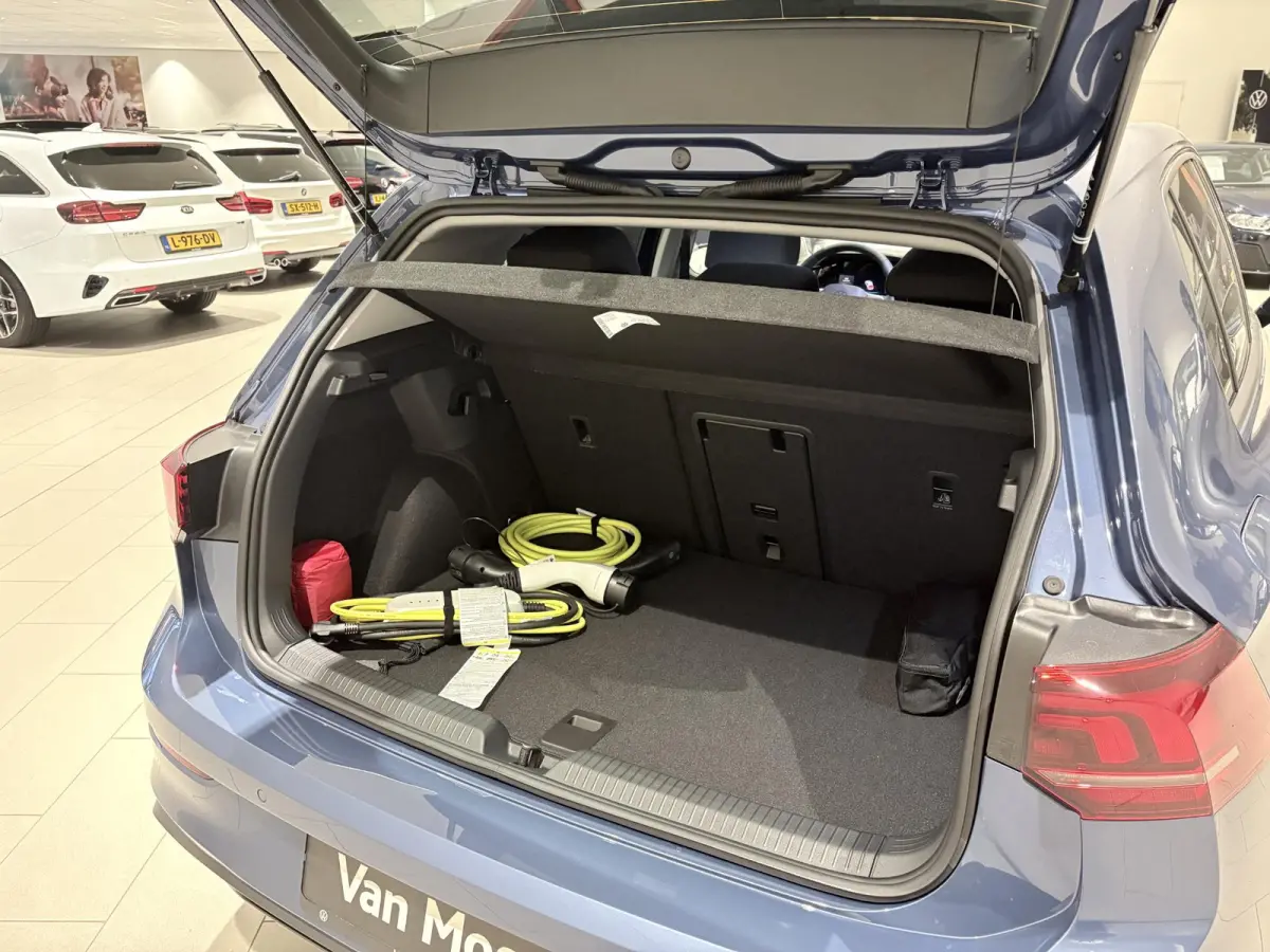 (8) GP Life Edition 1.5 eHybrid 150 kW / 204 PK Hatchback 6 versn. DSG 1.5 eHybrid Life Edition