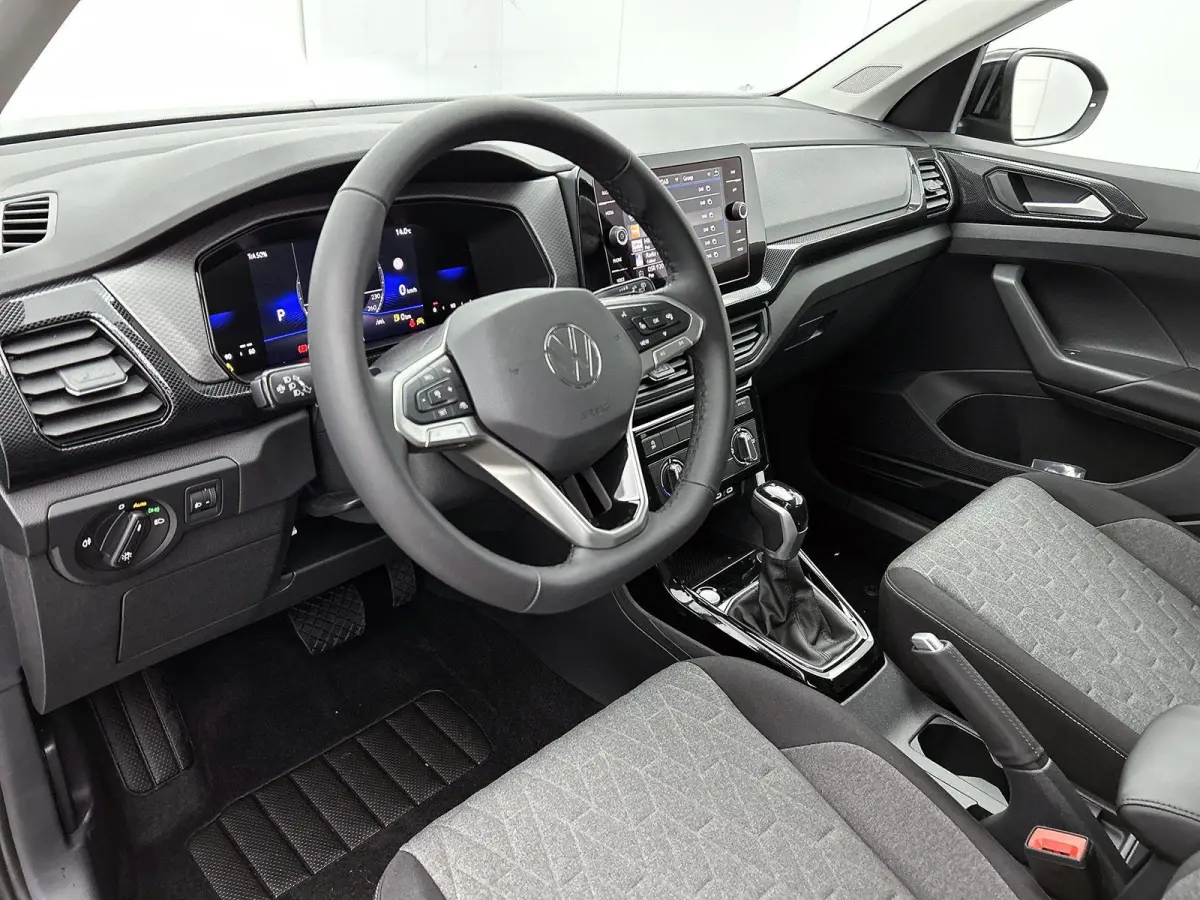 1.0 TSI Life Edition 116 PK Automaat | Fysieke voorraad | Apple Carplay draadloos | Camera | Keyless access | 17" Lichtmetalen velgen | LED koplampen | Android Auto draadloos | Parkeersensor