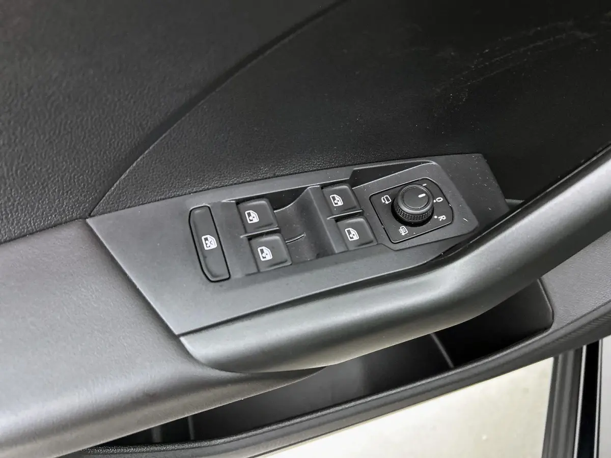 1.0 TSI Life Edition 116 PK Automaat | Fysieke voorraad | Apple Carplay draadloos | Camera | Keyless access | 17" Lichtmetalen velgen | LED koplampen | Android Auto draadloos | Parkeersensor