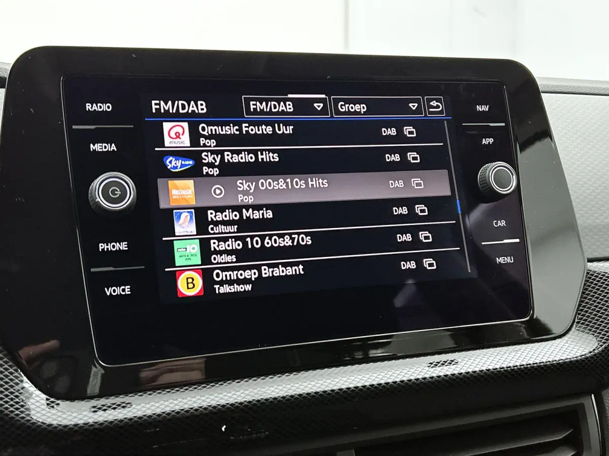 1.0 TSI Life Edition 116 PK Automaat | Fysieke voorraad | Apple Carplay draadloos | Camera | Keyless access | 17" Lichtmetalen velgen | LED koplampen | Android Auto draadloos | Parkeersensor
