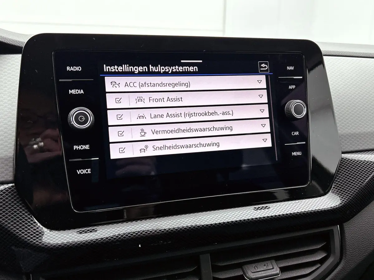 1.0 TSI Life Edition 116 PK Automaat | Fysieke voorraad | Apple Carplay draadloos | Camera | Keyless access | 17" Lichtmetalen velgen | LED koplampen | Android Auto draadloos | Parkeersensor