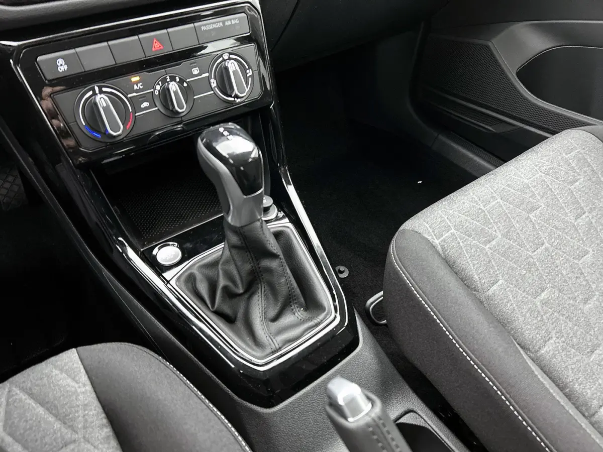 1.0 TSI Life Edition 116 PK Automaat | Fysieke voorraad | Apple Carplay draadloos | Camera | Keyless access | 17" Lichtmetalen velgen | LED koplampen | Android Auto draadloos | Parkeersensor