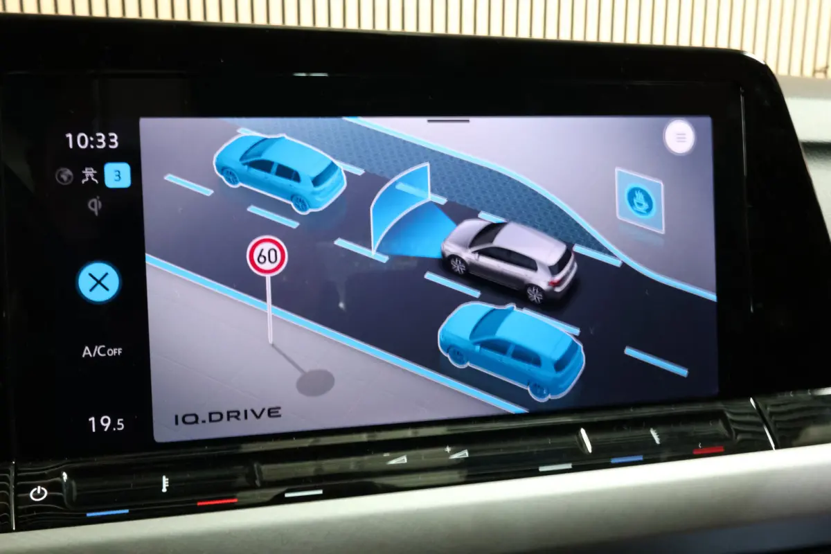 R line 1.0 eTsi AVM ACC CARPLAY CAMERA PDC '24