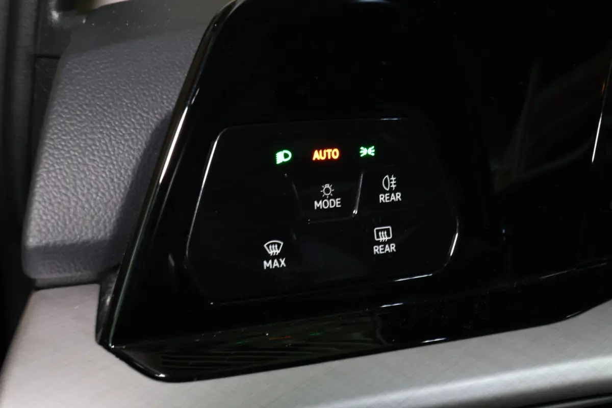 R line 1.0 eTsi AVM ACC CARPLAY CAMERA PDC '24