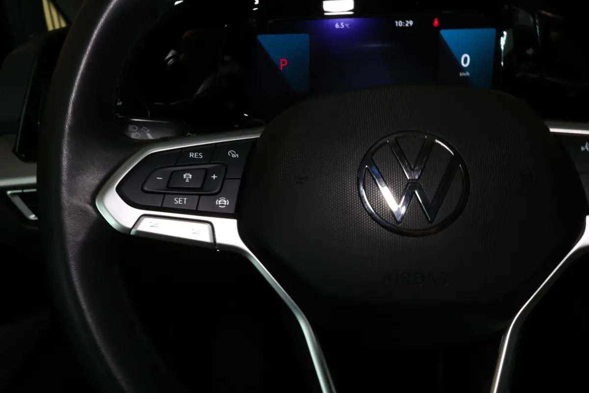 R line 1.0 eTsi AVM ACC CARPLAY CAMERA PDC '24