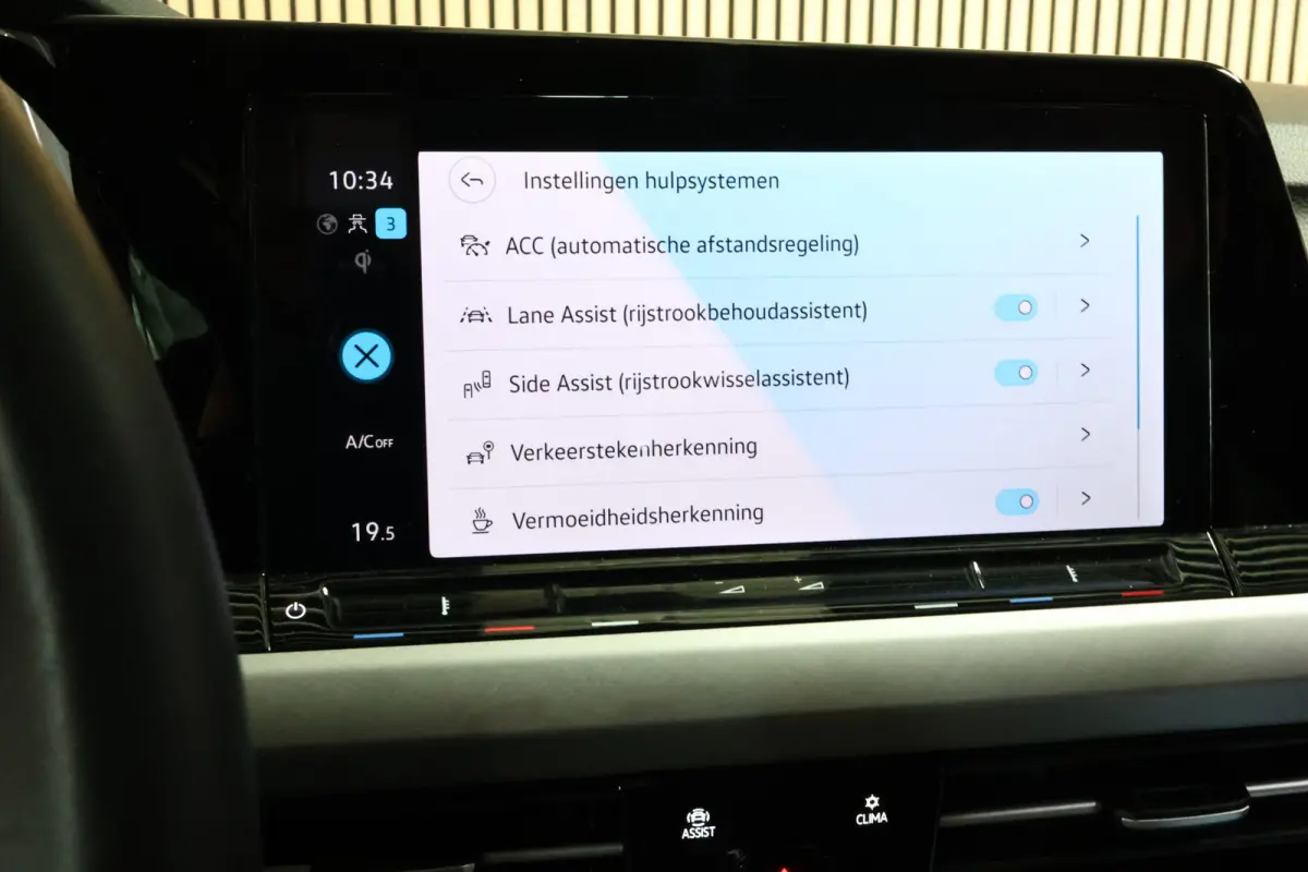 R line 1.0 eTsi AVM ACC CARPLAY CAMERA PDC '24