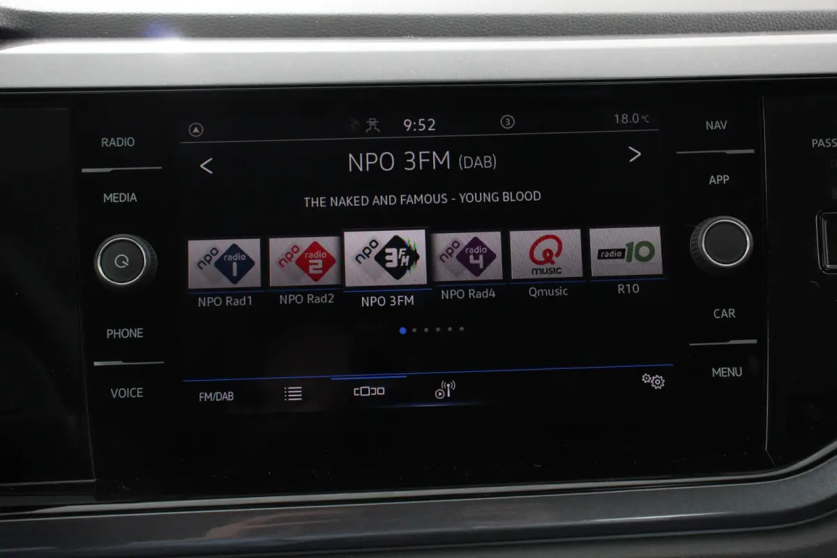 1.0 TSI DSG Highline Navigatie Apple Carplay / Android Auto Climate Control Cruise control Lichtmetalen Velgen