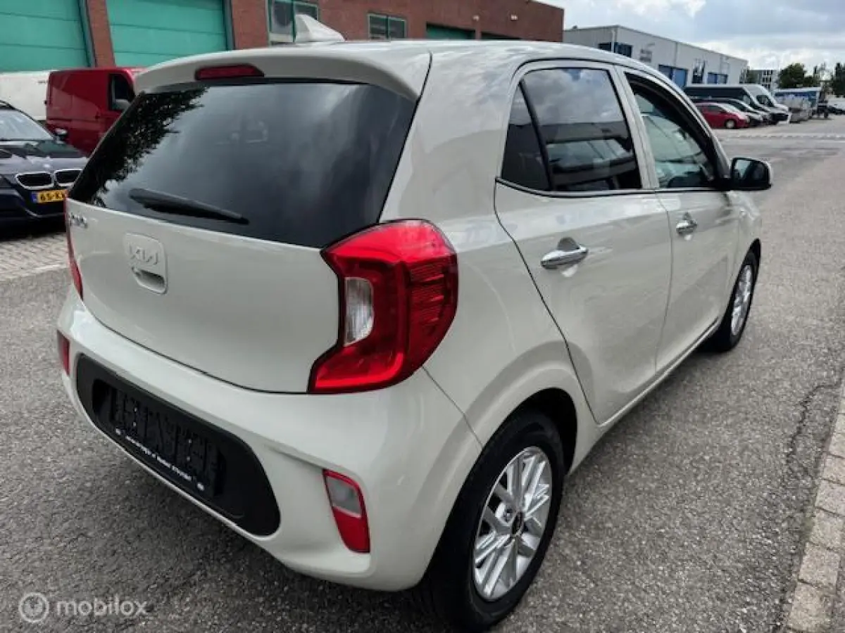 1.0 DPi Dynamic Edition - Stoel & Stuurverwarming, Navigatie via Carplay, Camera achter, Airco, Electr ramen en spiegels, Deurvergr. met afst.diening, Priveglas, Velgen