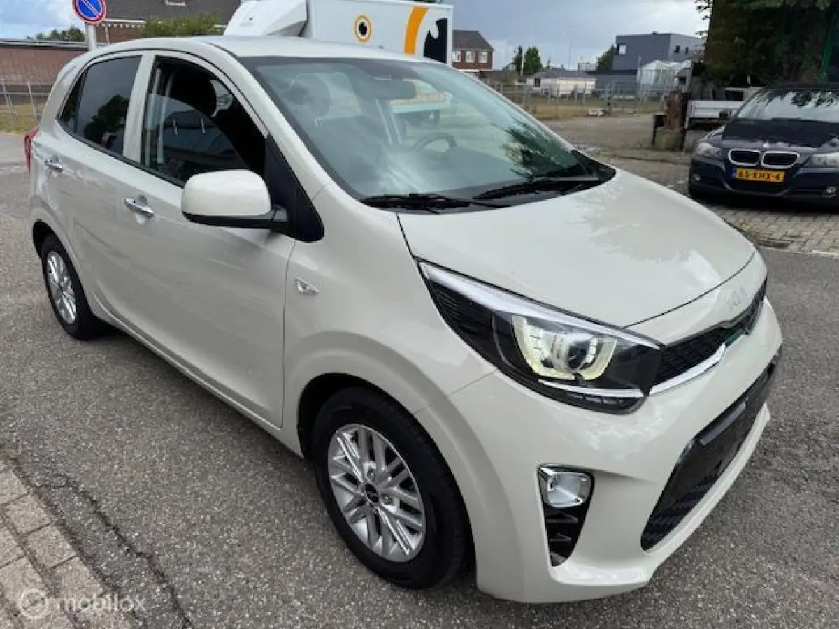 1.0 DPi Dynamic Edition - Stoel & Stuurverwarming, Navigatie via Carplay, Camera achter, Airco, Electr ramen en spiegels, Deurvergr. met afst.diening, Priveglas, Velgen
