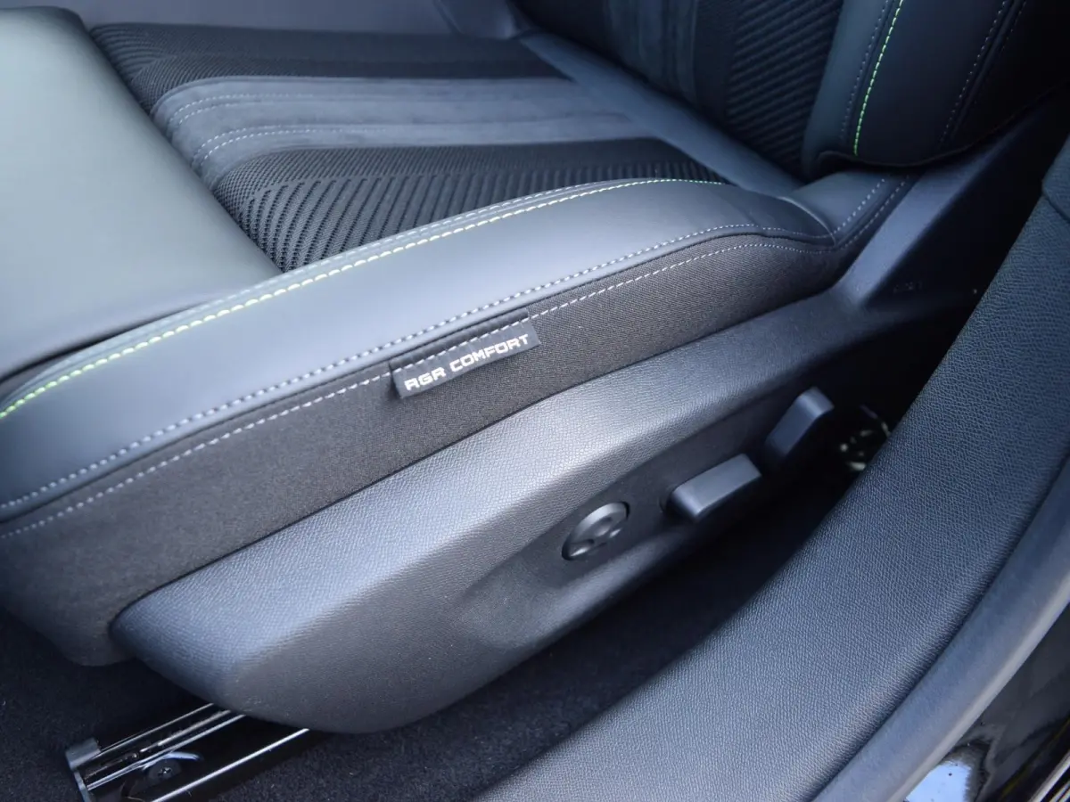 GT 54 kWh | Direct rijden | Alcantara-pakket | 360 Vision & Drive Assist Plus Pack | Sensation Pack | Warmtepomp