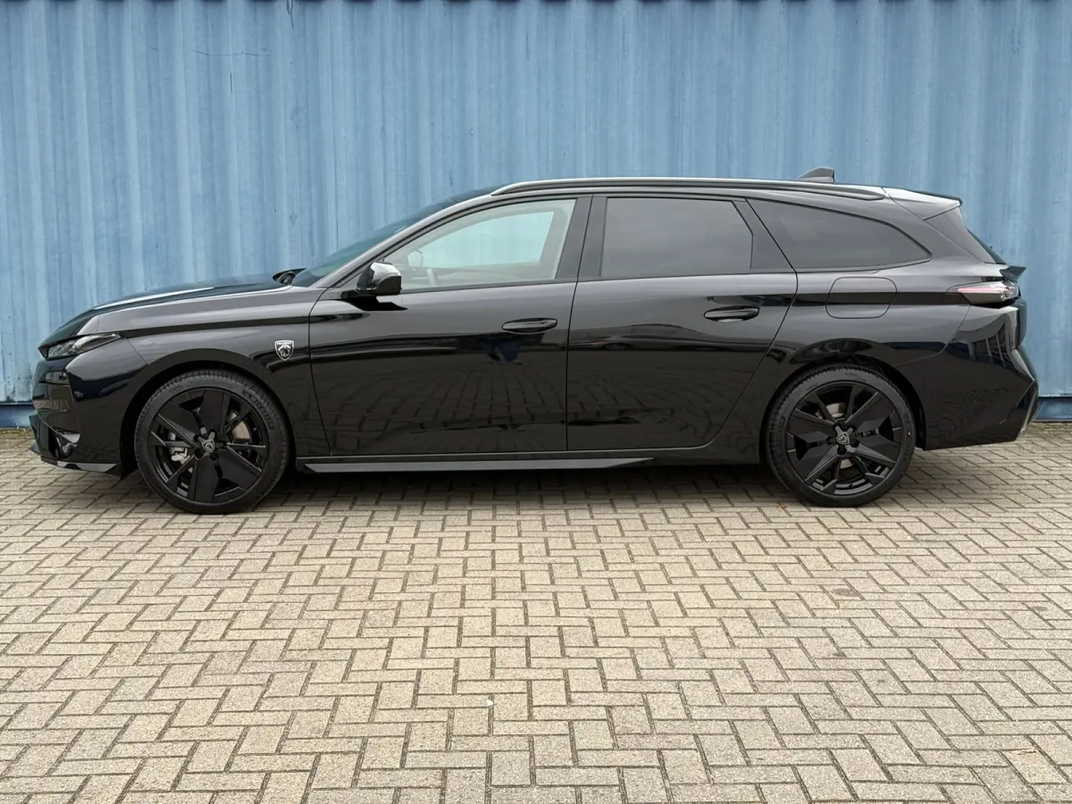 1.6 Plug-in Hybrid 195 GT 8 Jaar garantie | Alcantara bekleding | Elektrisch verstelb. bestuurdersstoel met geheugen | Massage stoelen | Standkachel | Elektrische achterklep | Adeptieve crui