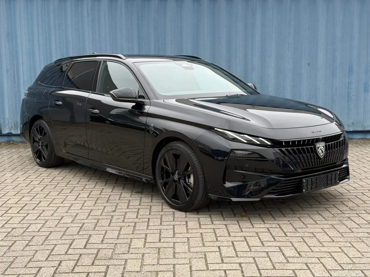 1.6 Plug-in Hybrid 195 GT 8 Jaar garantie | Alcantara bekleding | Elektrisch verstelb. bestuurdersstoel met geheugen | Massage stoelen | Standkachel | Elektrische achterklep | Adeptieve crui
