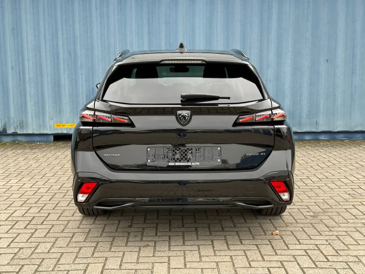 1.6 Plug-in Hybrid 195 GT 8 Jaar garantie | Alcantara bekleding | Elektrisch verstelb. bestuurdersstoel met geheugen | Massage stoelen | Standkachel | Elektrische achterklep | Adeptieve crui