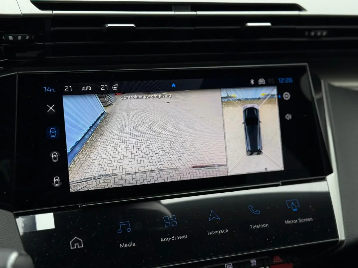 1.6 Plug-in Hybrid 195 GT 8 Jaar garantie | Alcantara bekleding | Elektrisch verstelb. bestuurdersstoel met geheugen | Massage stoelen | Standkachel | Elektrische achterklep | Adeptieve crui