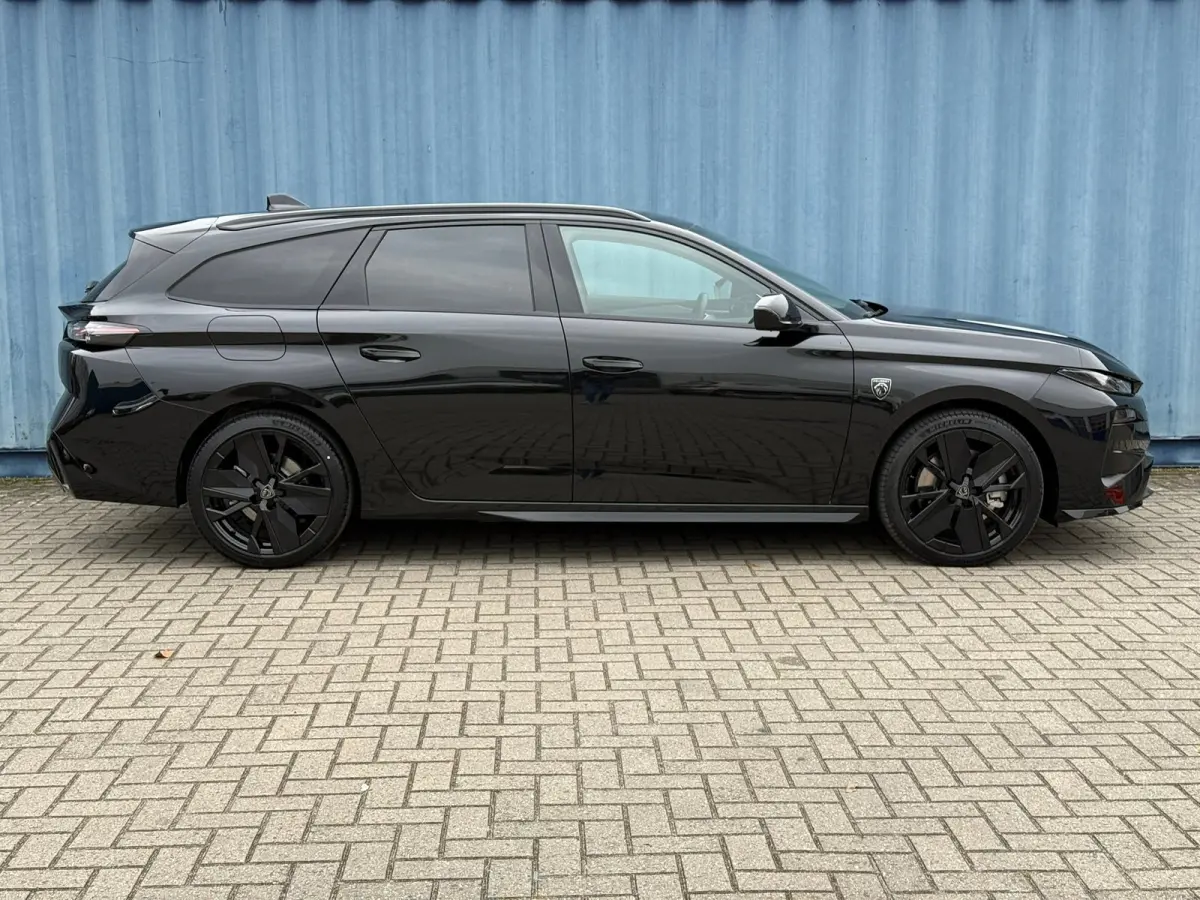 1.6 Plug-in Hybrid 195 GT 8 Jaar garantie | Alcantara bekleding | Elektrisch verstelb. bestuurdersstoel met geheugen | Massage stoelen | Standkachel | Elektrische achterklep | Adeptieve crui