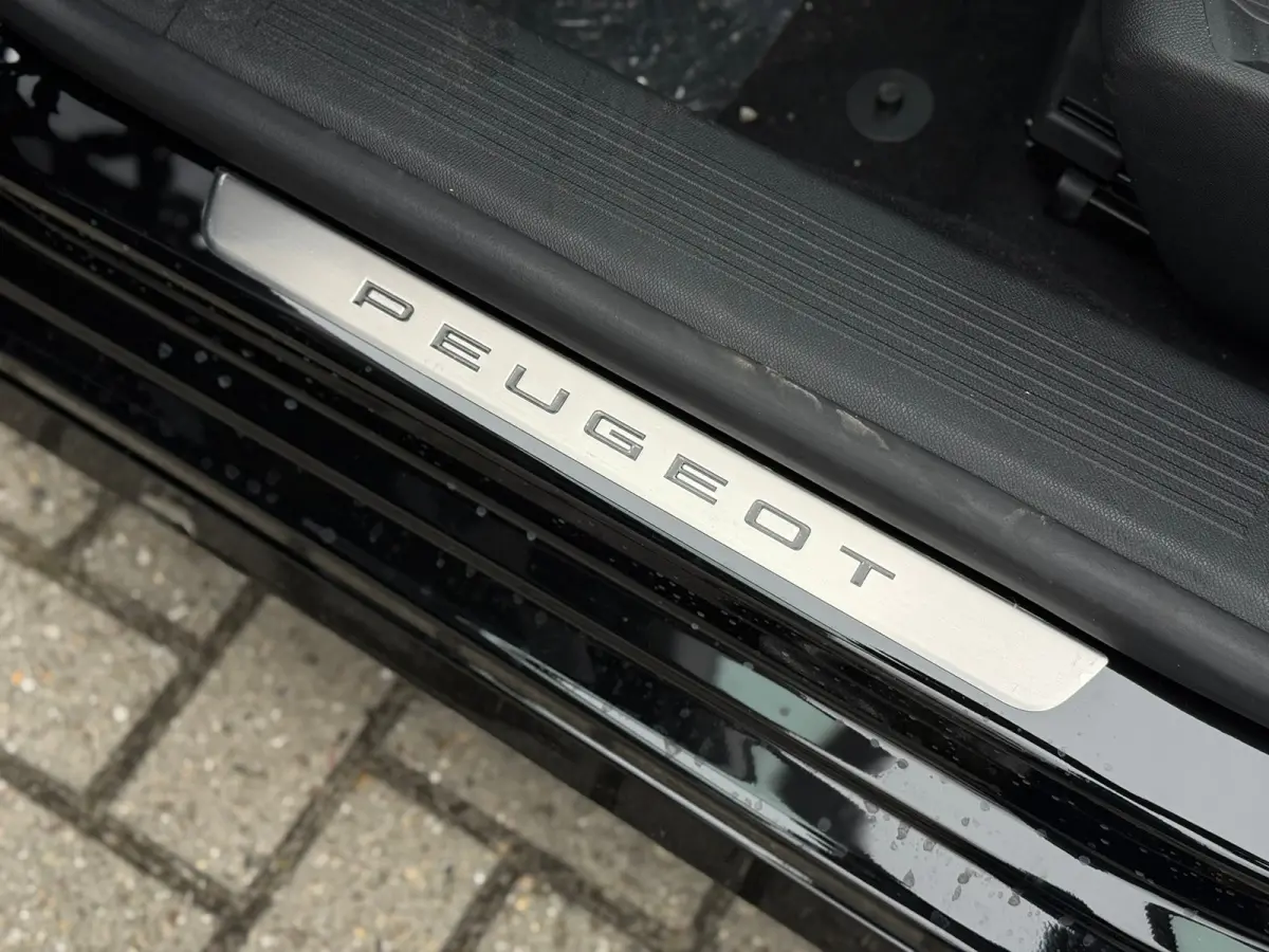 1.6 Plug-in Hybrid 195 GT 8 Jaar garantie | Alcantara bekleding | Elektrisch verstelb. bestuurdersstoel met geheugen | Massage stoelen | Standkachel | Elektrische achterklep | Adeptieve crui