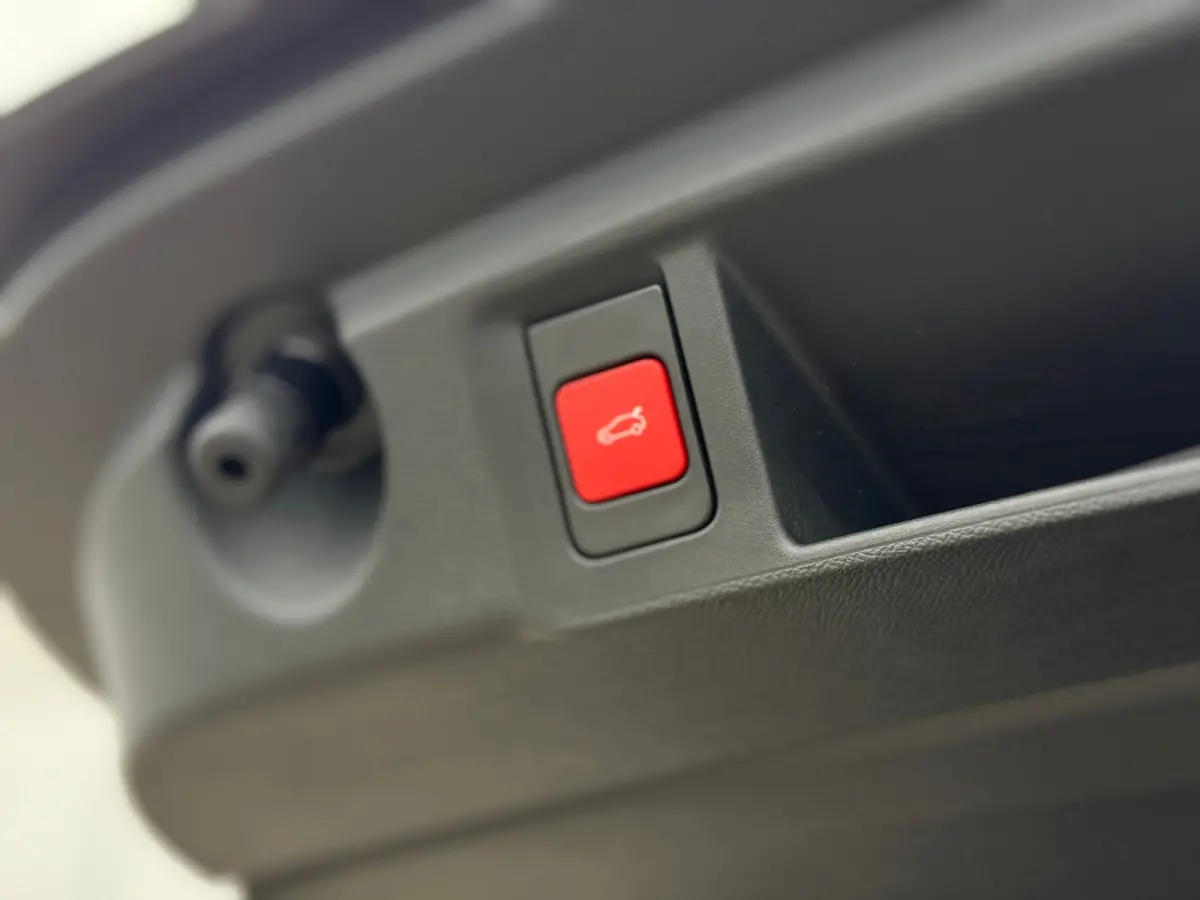 1.6 Plug-in Hybrid 195 GT 8 Jaar garantie | Alcantara bekleding | Elektrisch verstelb. bestuurdersstoel met geheugen | Massage stoelen | Standkachel | Elektrische achterklep | Adeptieve crui