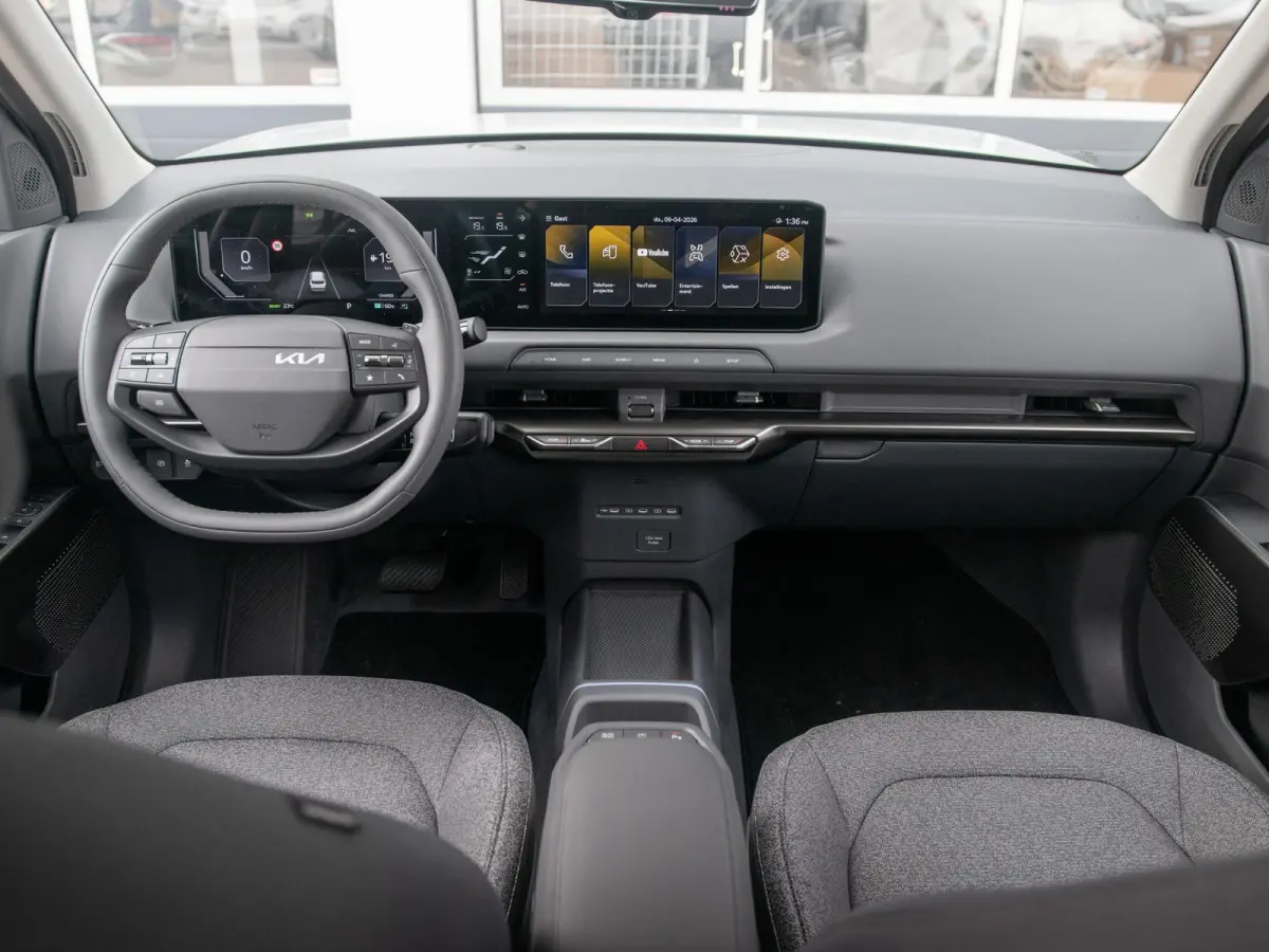 Air 42.2 kWh 5p. | Actieprijs * | Clima | Adapt. cruise | Navi | Dakrails | 16" | Stoel&Stuur Verwarming | Apple Carplay