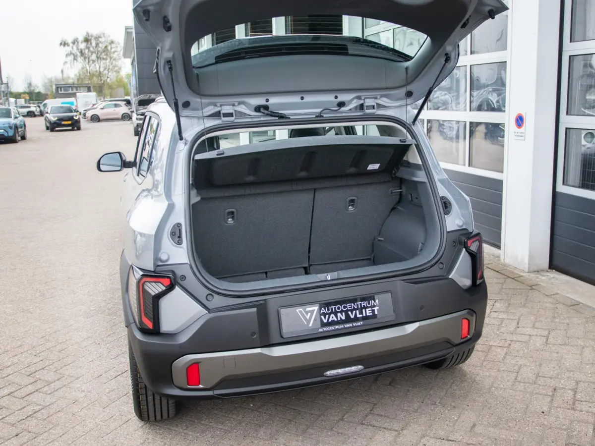 Air 42.2 kWh 5p. | Actieprijs * | Clima | Adapt. cruise | Navi | Dakrails | 16" | Stoel&Stuur Verwarming | Apple Carplay
