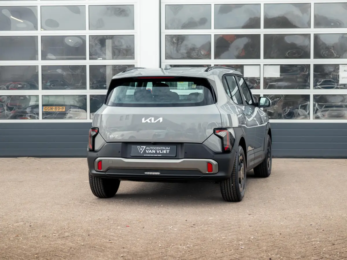 Air 42.2 kWh 5p. | Actieprijs * | Clima | Adapt. cruise | Navi | Dakrails | 16" | Stoel&Stuur Verwarming | Apple Carplay