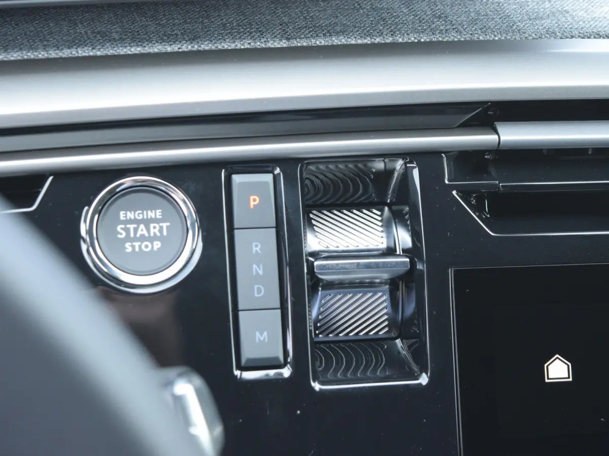 1.2 Hybrid 145 Allure | 360 vision & Drive Assist Pack | Panoramic Navigation Pack | Seat Pack |