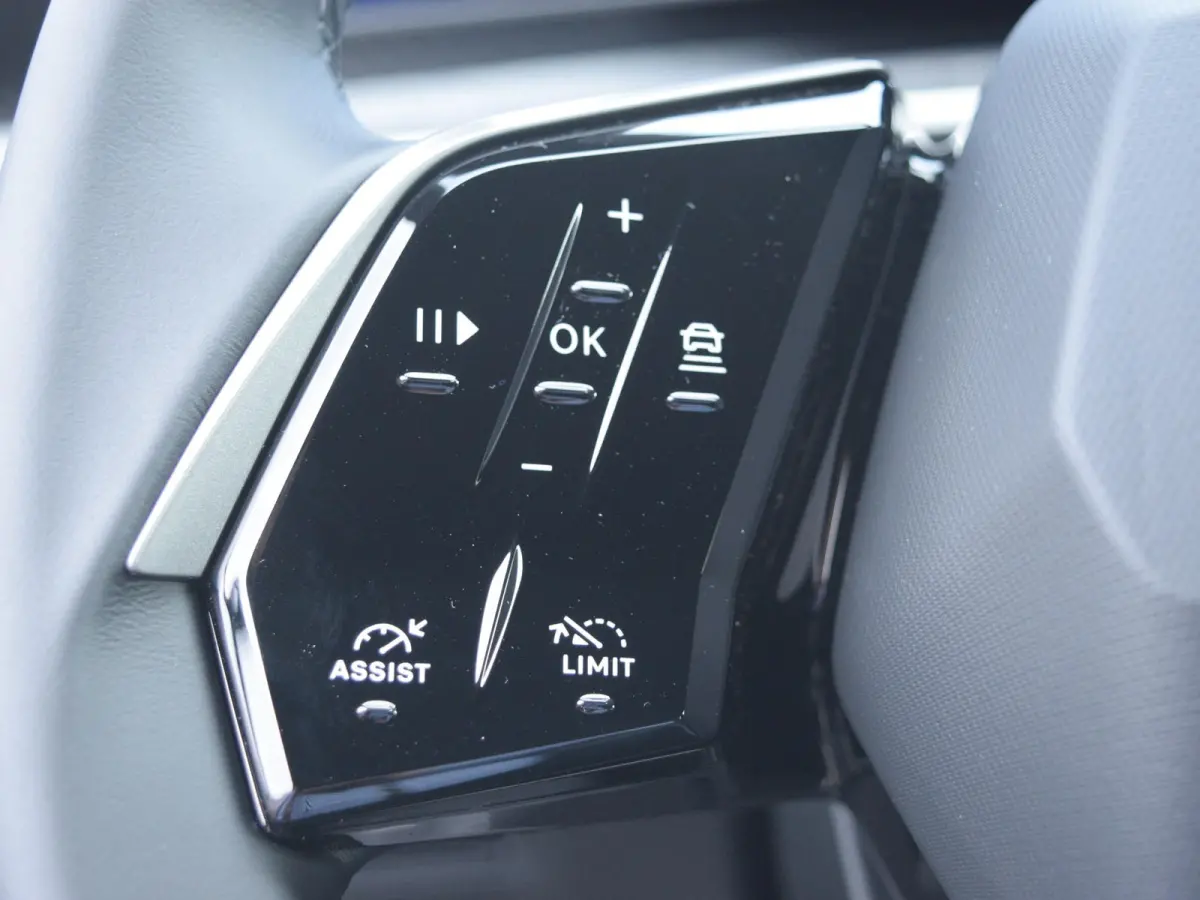 1.2 Hybrid 145 Allure | 360 vision & Drive Assist Pack | Panoramic Navigation Pack | Seat Pack |