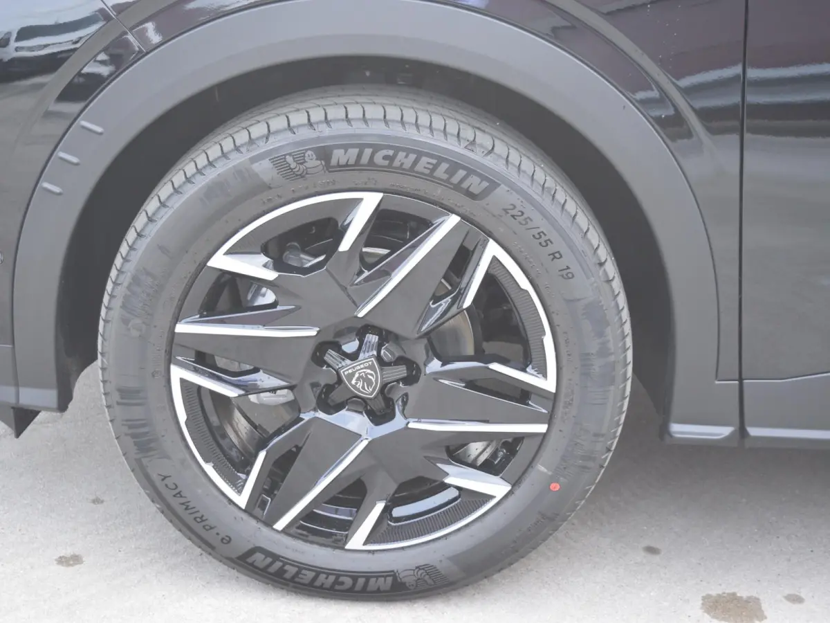 1.2 Hybrid 145 Allure | 360 vision & Drive Assist Pack | Panoramic Navigation Pack | Seat Pack |