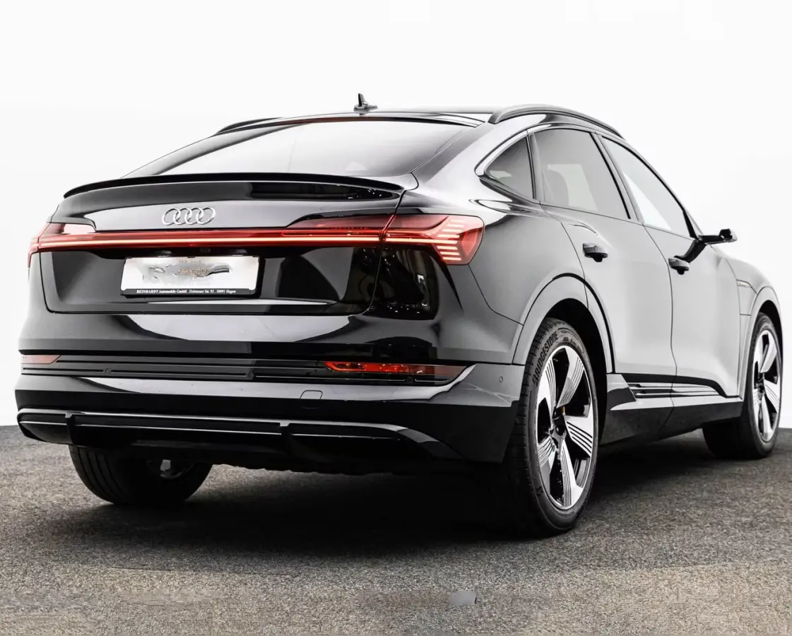 55 Quattro S-LINE 95 kWh (300kW/408pk) ** MATRIX, VIRTUAL SPIEGEL, LEDER, PANO, TREKH, 21-inch LMV, OPTIK SCHWARZ ** 1e EIG - UNFALLFREI ** ** INFORMEER OOK NAAR ONZE AANTREKKELIJKE FINANCIA