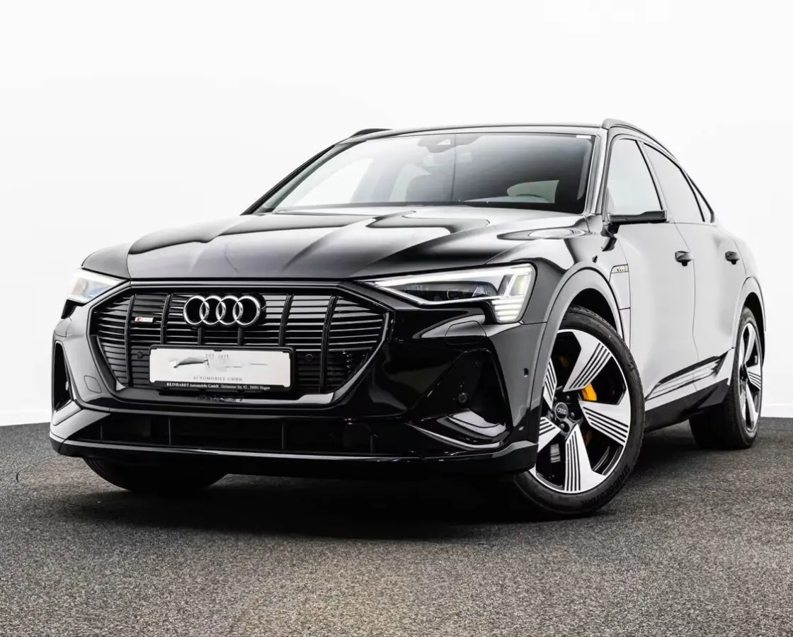 55 Quattro S-LINE 95 kWh (300kW/408pk) ** MATRIX, VIRTUAL SPIEGEL, LEDER, PANO, TREKH, 21-inch LMV, OPTIK SCHWARZ ** 1e EIG - UNFALLFREI ** ** INFORMEER OOK NAAR ONZE AANTREKKELIJKE FINANCIA