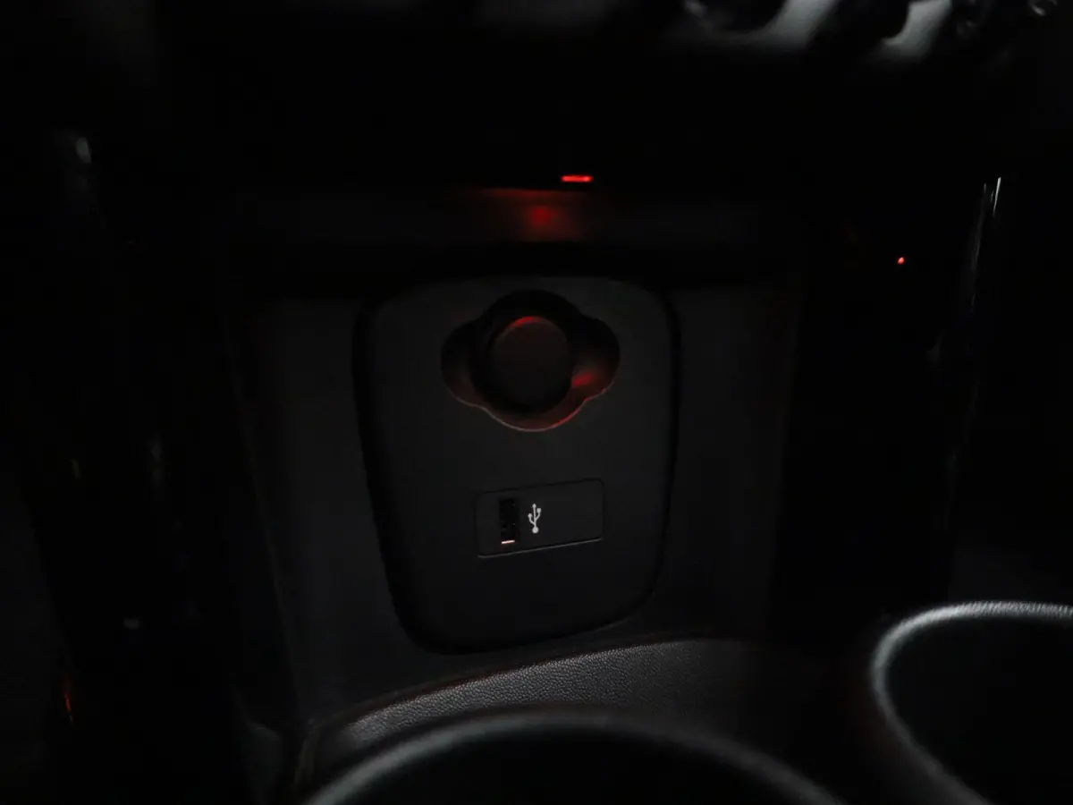 1.5 Cooper Classic Automaat | Apple/Android Play | Camera | Navi | Sport Stuur/Stoelen | Leder | LED | Keyless | Comfort Pack | Connected Navigation | 12 Maand BOVAG Garantie! |