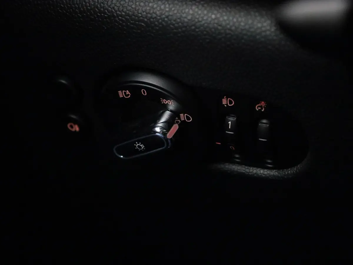 1.5 Cooper Classic Automaat | Apple/Android Play | Camera | Navi | Sport Stuur/Stoelen | Leder | LED | Keyless | Comfort Pack | Connected Navigation | 12 Maand BOVAG Garantie! |