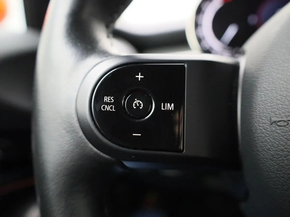 1.5 Cooper Classic Automaat | Apple/Android Play | Camera | Navi | Sport Stuur/Stoelen | Leder | LED | Keyless | Comfort Pack | Connected Navigation | 12 Maand BOVAG Garantie! |