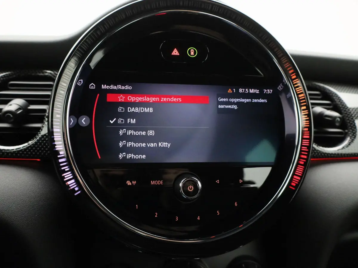 1.5 Cooper Classic Automaat | Apple/Android Play | Camera | Navi | Sport Stuur/Stoelen | Leder | LED | Keyless | Comfort Pack | Connected Navigation | 12 Maand BOVAG Garantie! |