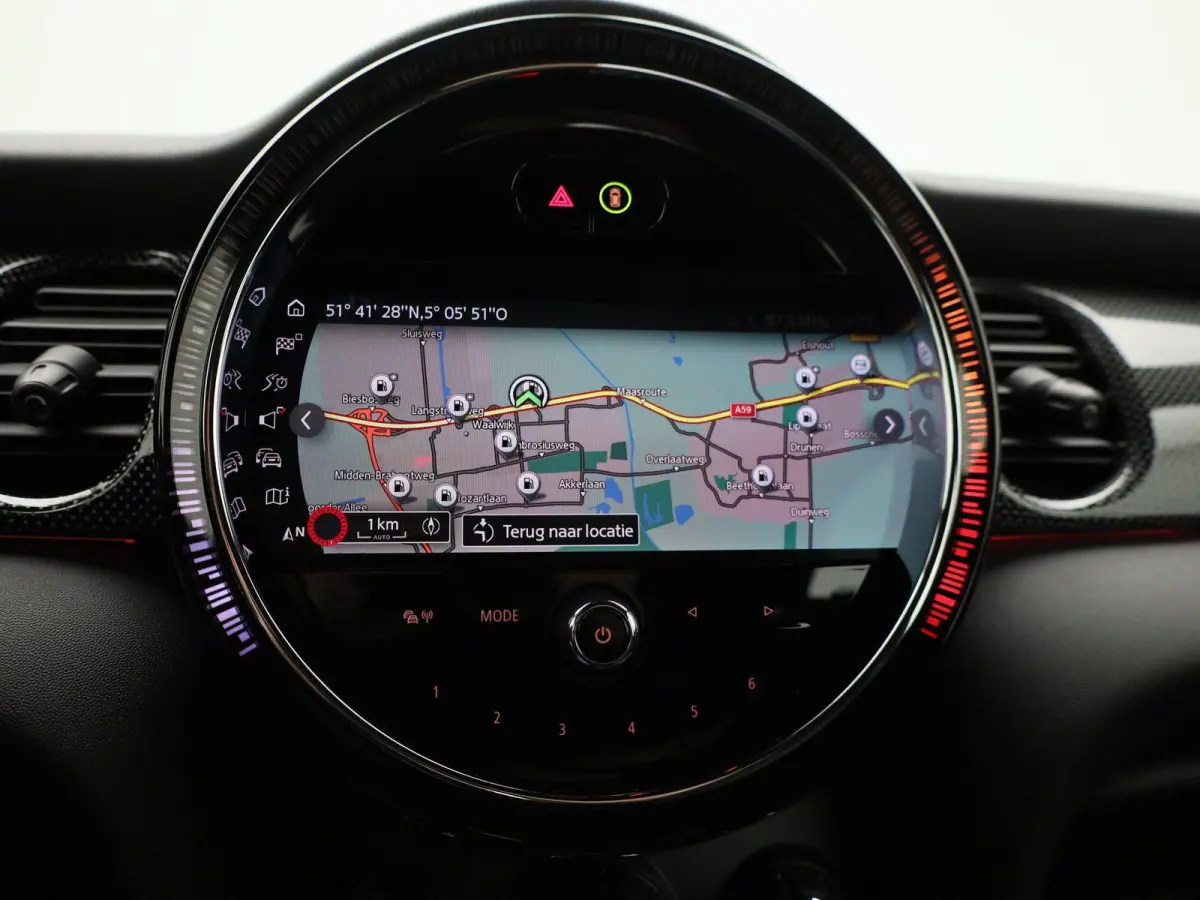 1.5 Cooper Classic Automaat | Apple/Android Play | Camera | Navi | Sport Stuur/Stoelen | Leder | LED | Keyless | Comfort Pack | Connected Navigation | 12 Maand BOVAG Garantie! |