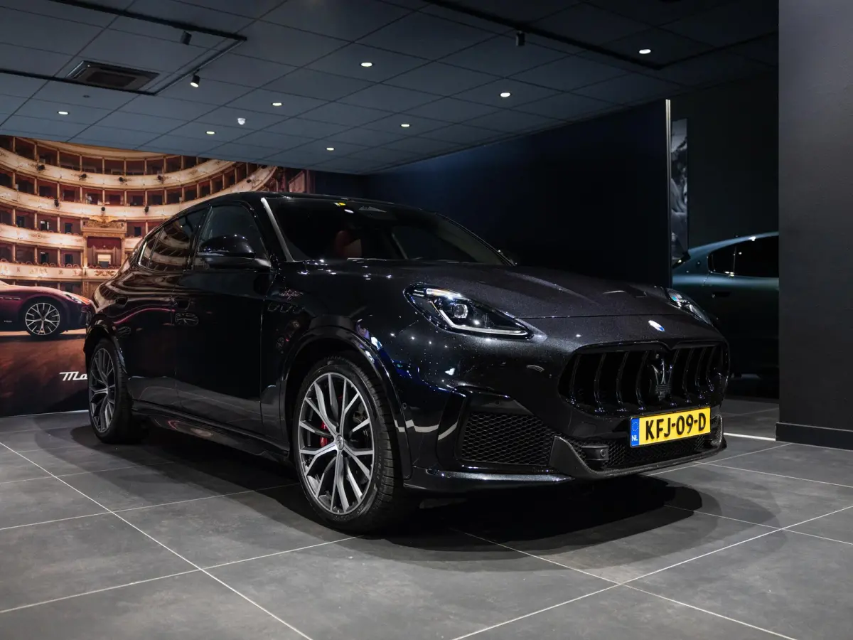 3.0 V6 Trofeo | AWD | Carbon Exterior Pack | Panoramisch Schuif/Kantel Dak | 21'' Velgen |